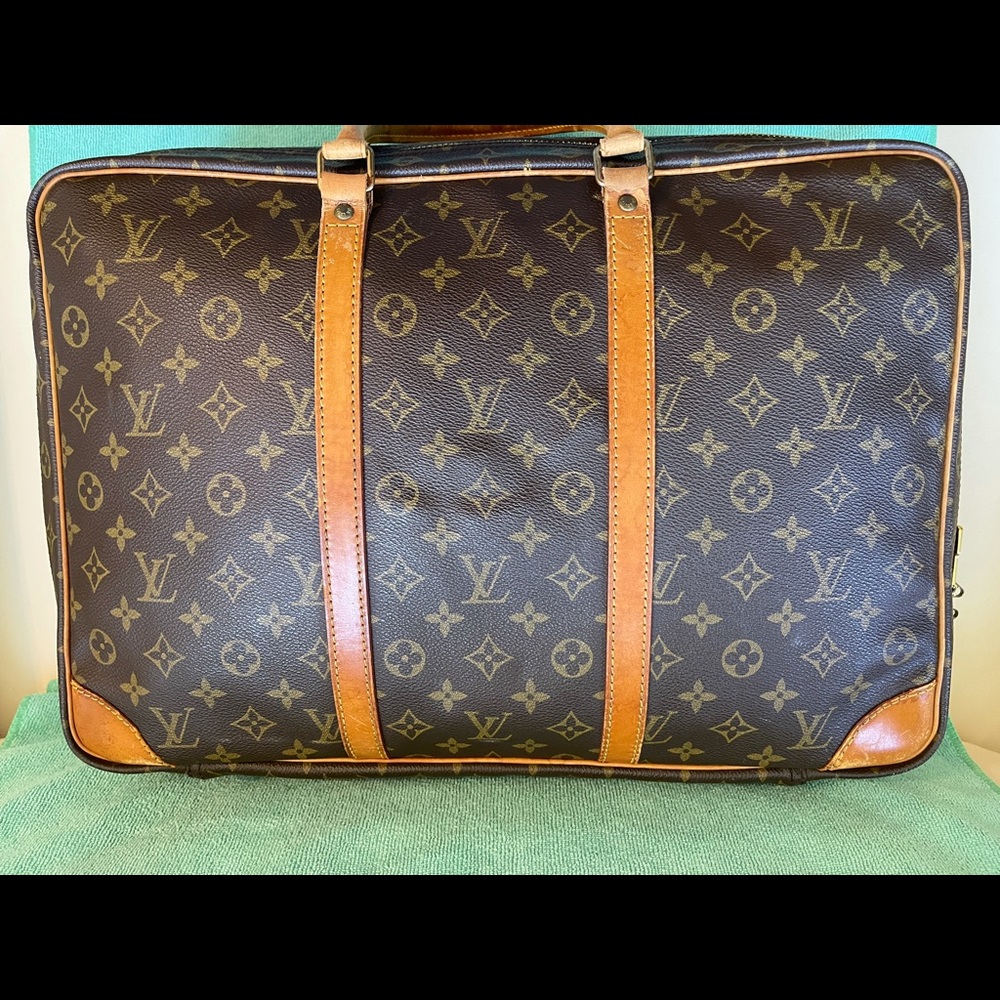100% Authentic Louis Vuitton Sirius 45 Monogram